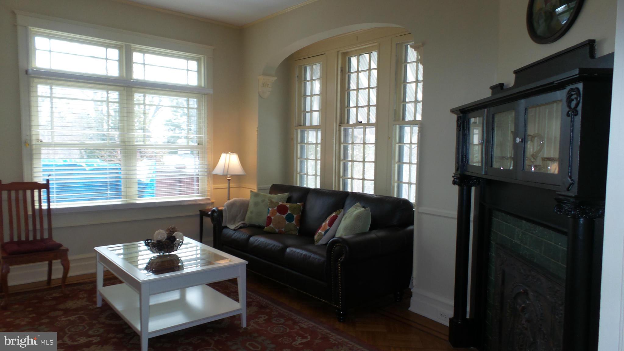 111 Woodlawn Road Baltimore, MD 21210 - Photo 6 of 30 Family Room