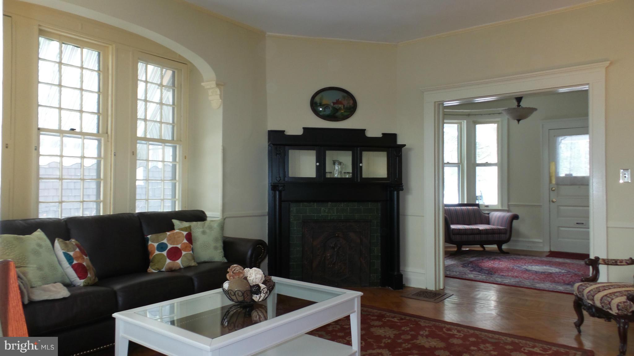 111 Woodlawn Road Baltimore, MD 21210 - Photo 9 of 30 Family Room