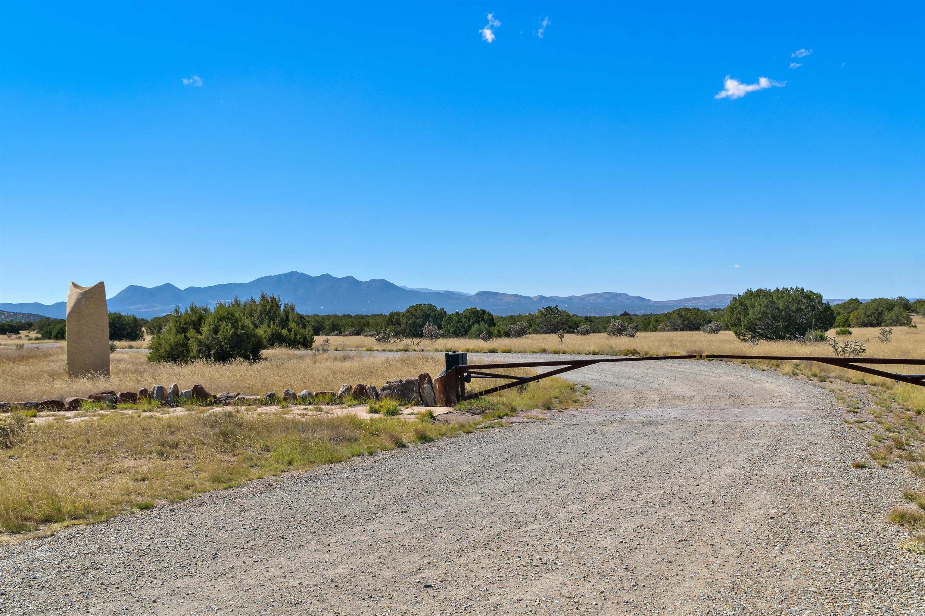 84 West Basin Ridge Cerrillos, NM 87010 - Photo 3 of 25
