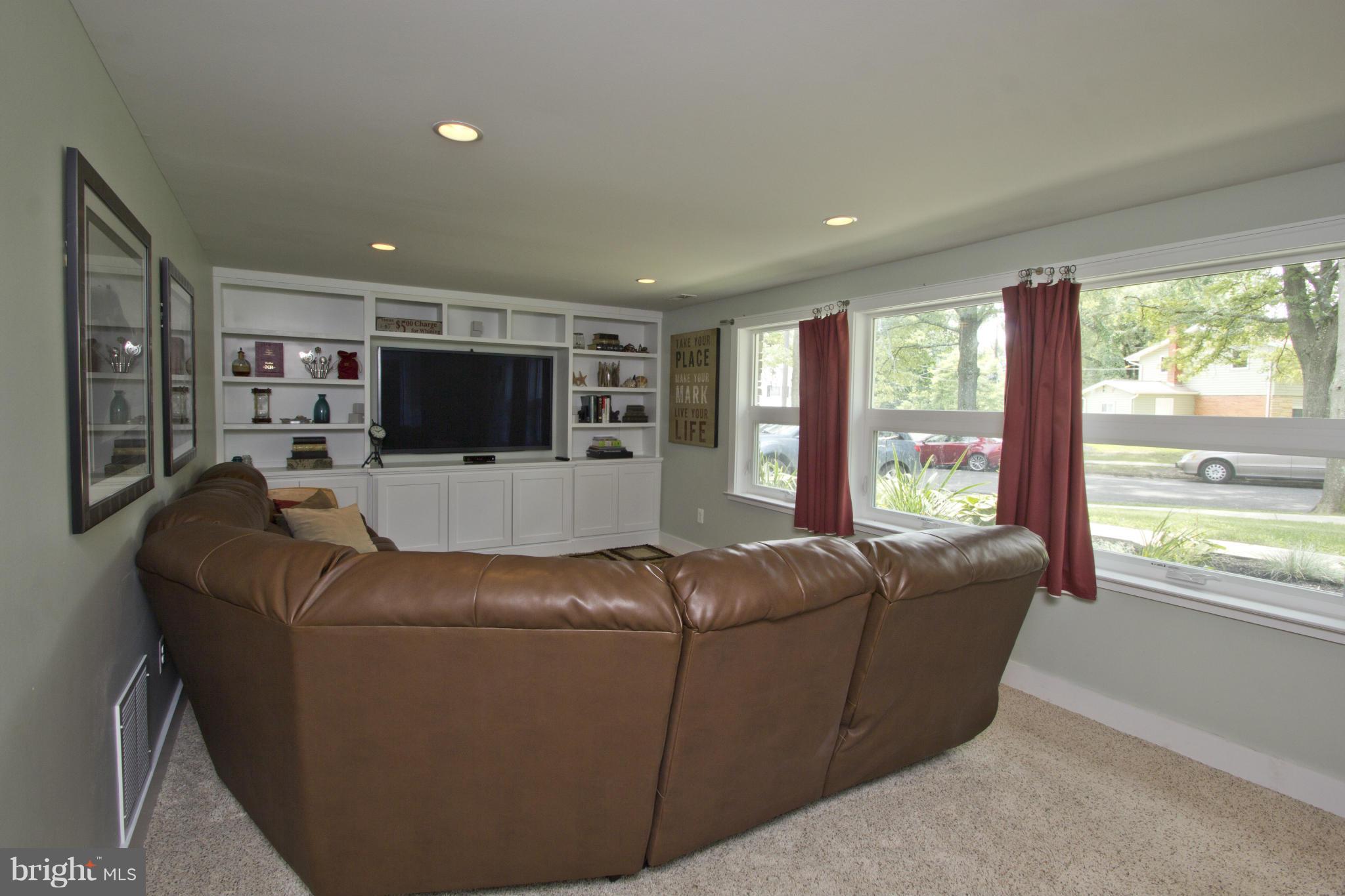 720 Pin Oak Road Severna Park, MD 21146 - Photo 22 of 30 Family Room