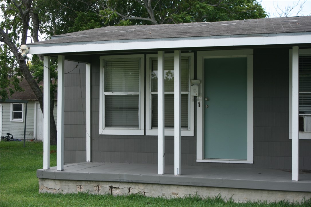 810 Indiana Avenue, Unit B Corpus Christi, TX 78404 - Photo 2 of 9