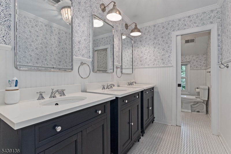 11 Red Oak Row Chester, NJ 07930 - Photo 26 of 50