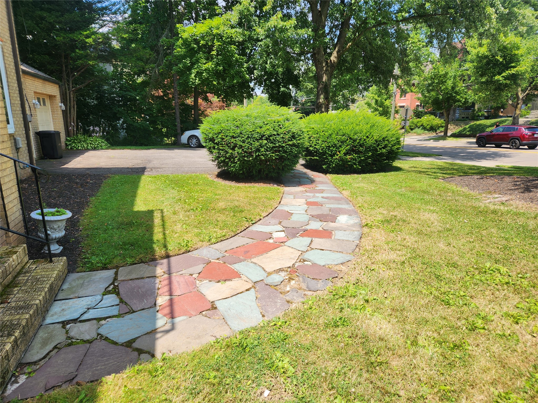 77 Riverside Drive Binghamton, NY 13905 - Photo 5 of 39