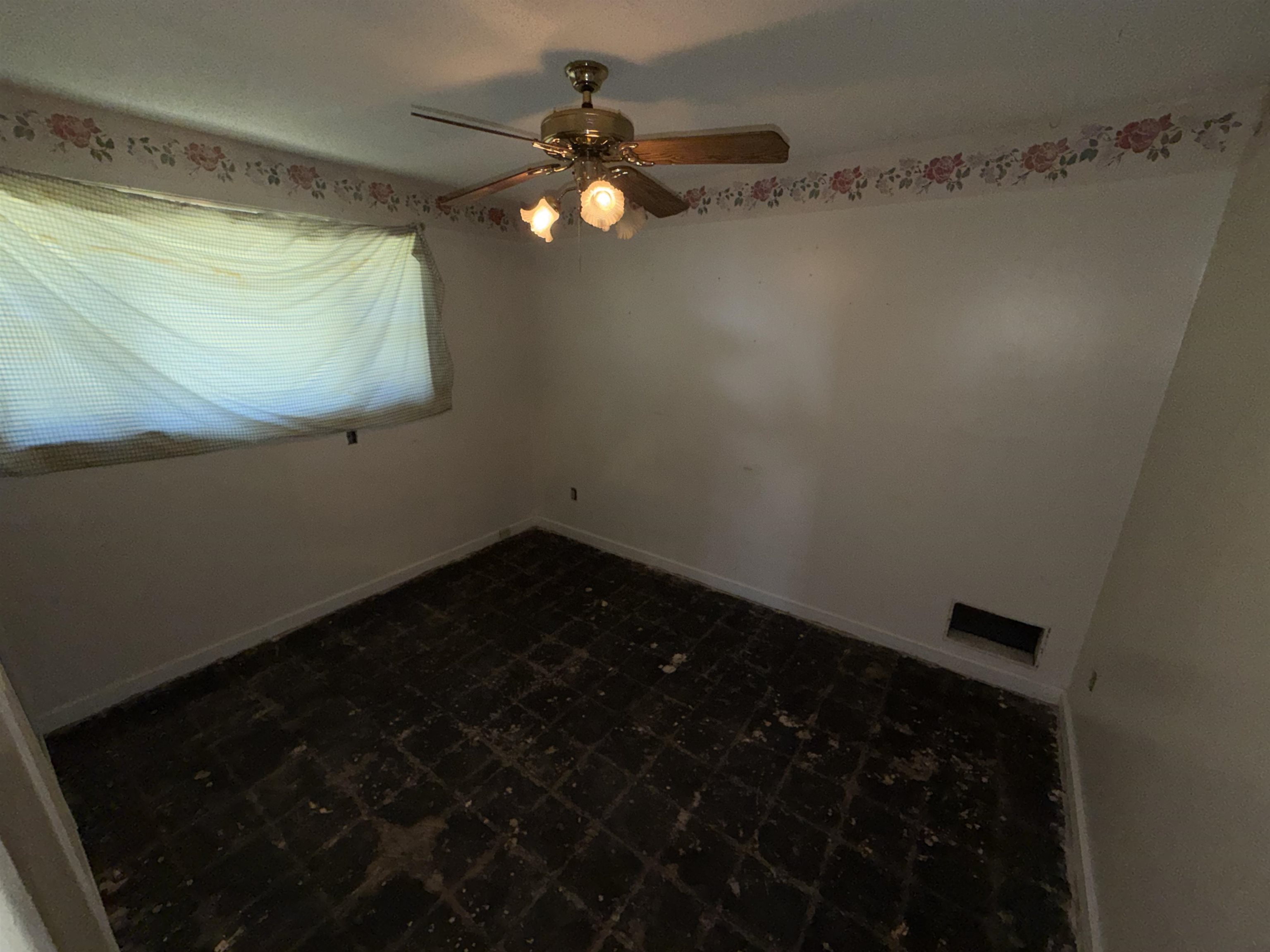 1068 Buckner Road Memphis, TN 38122 - Photo 13 of 30