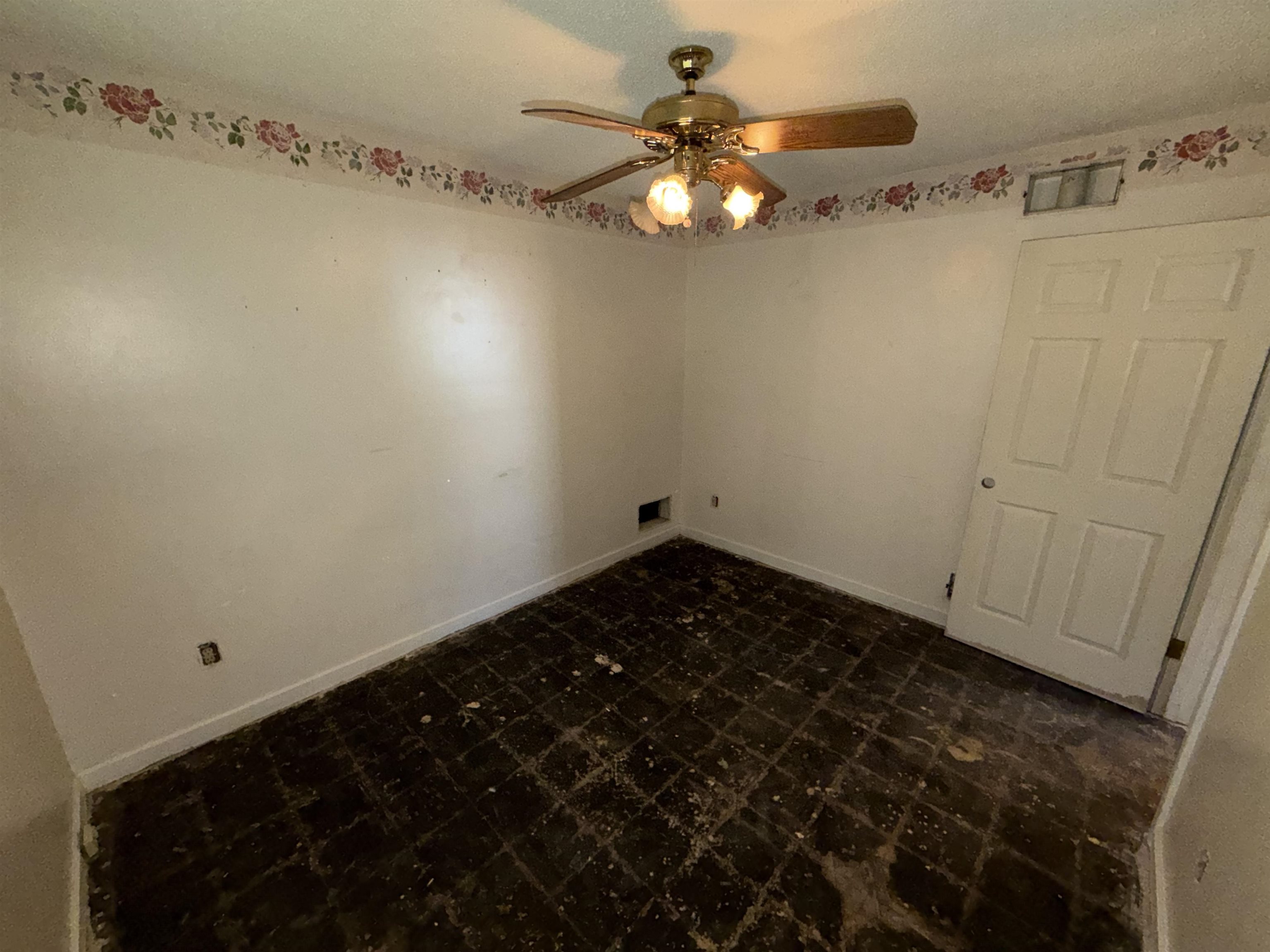 1068 Buckner Road Memphis, TN 38122 - Photo 14 of 30