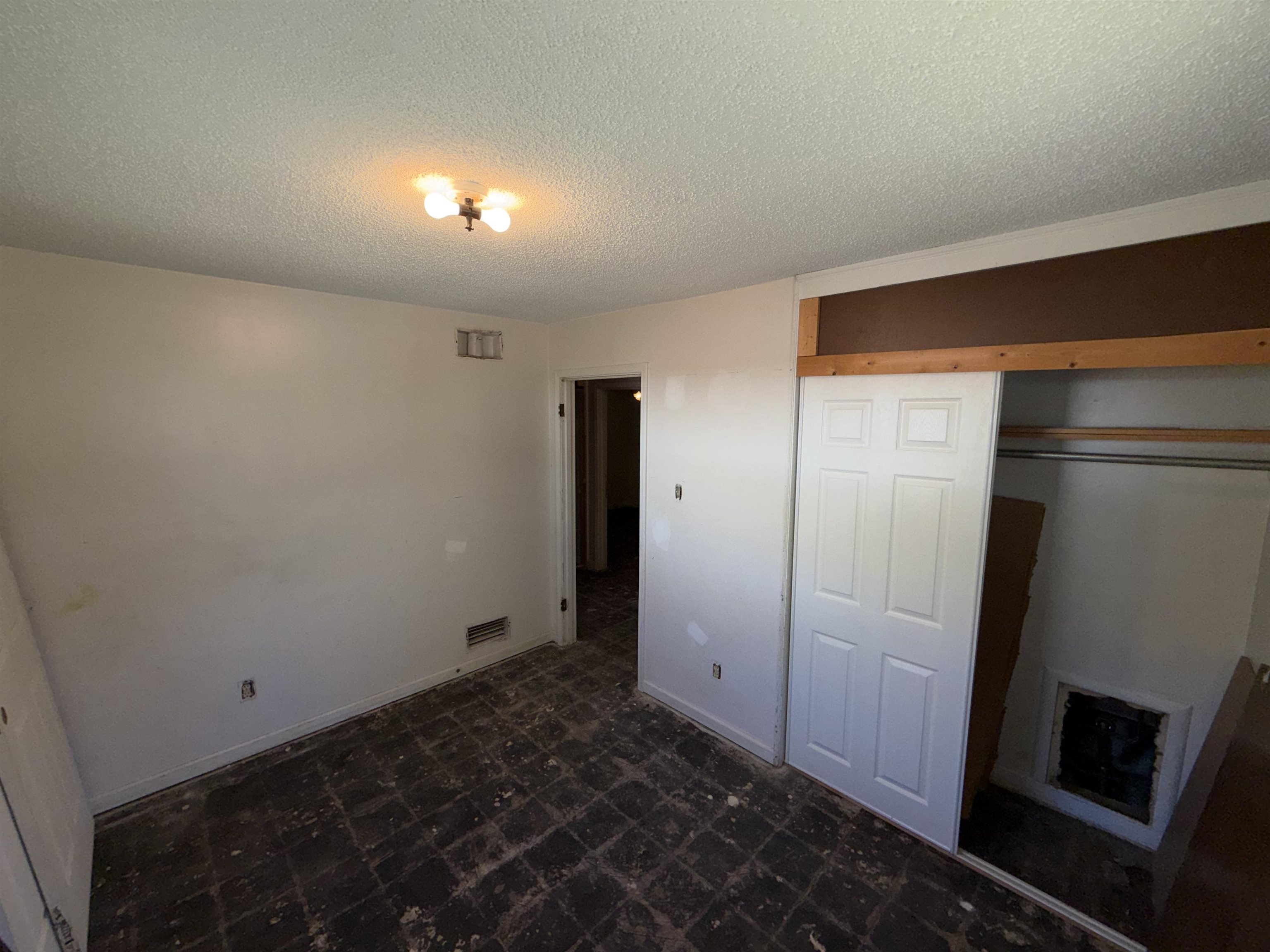 1068 Buckner Road Memphis, TN 38122 - Photo 7 of 30