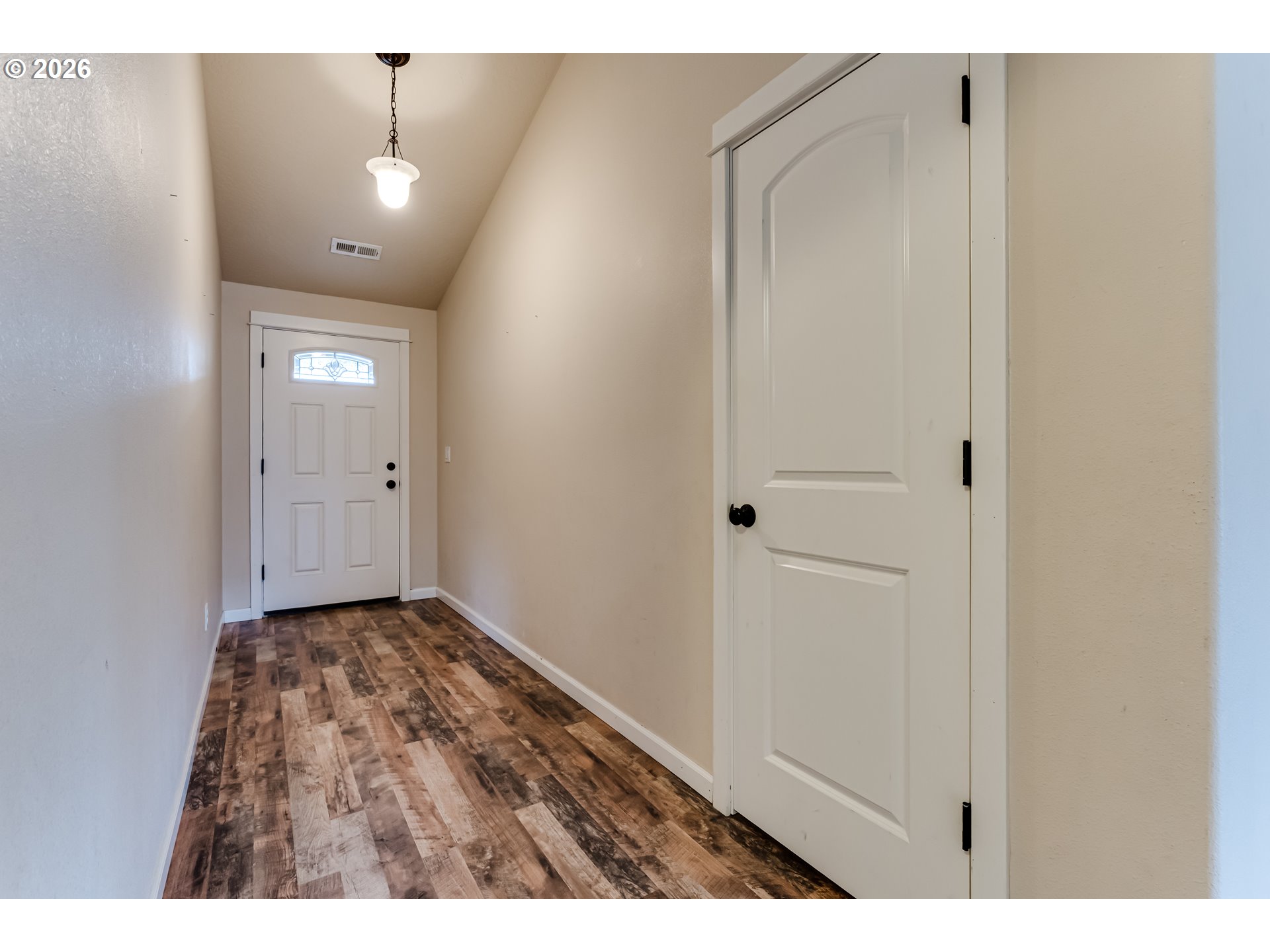 362 Camrin Loop Creswell, OR 97426 - Photo 16 of 22 Entrance/Foyer