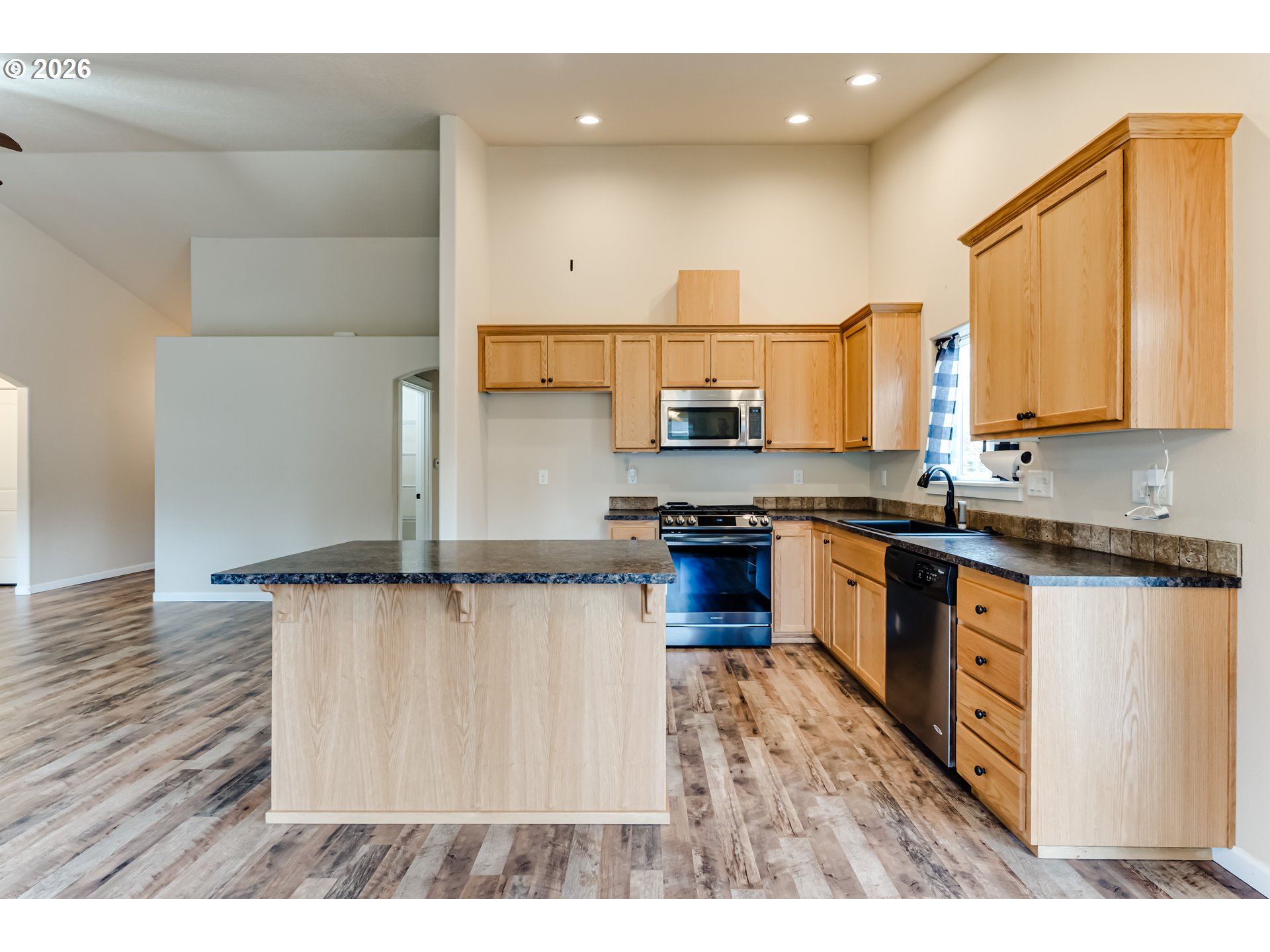 362 Camrin Loop Creswell, OR 97426 - Photo 5 of 22 Kitchen