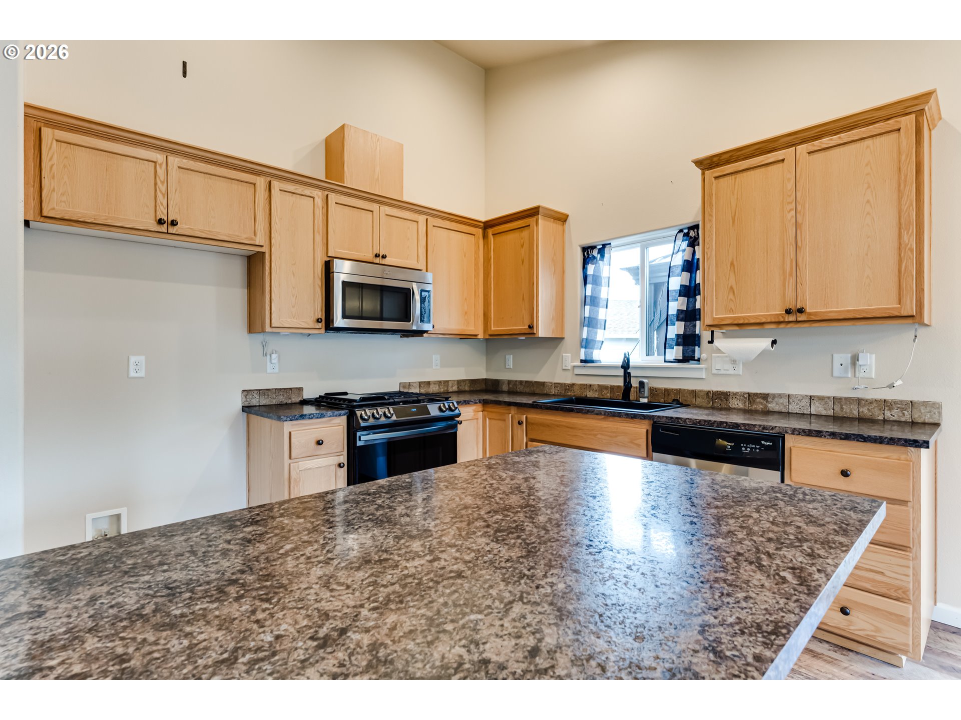 362 Camrin Loop Creswell, OR 97426 - Photo 7 of 22 Kitchen