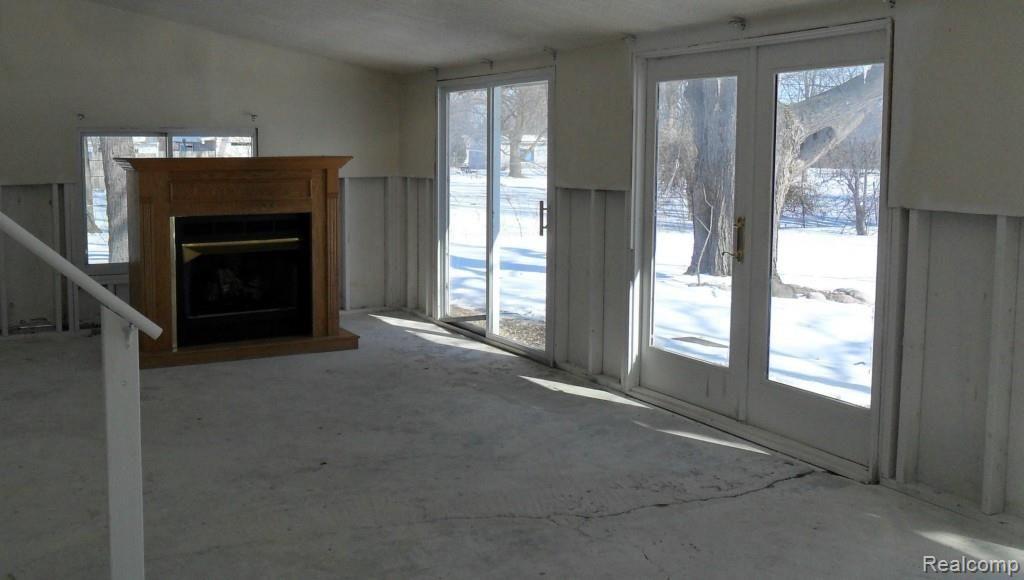 29671 Fort Road Rockwood, MI 48173 - Photo 9 of 11 SAM_4056.jpg