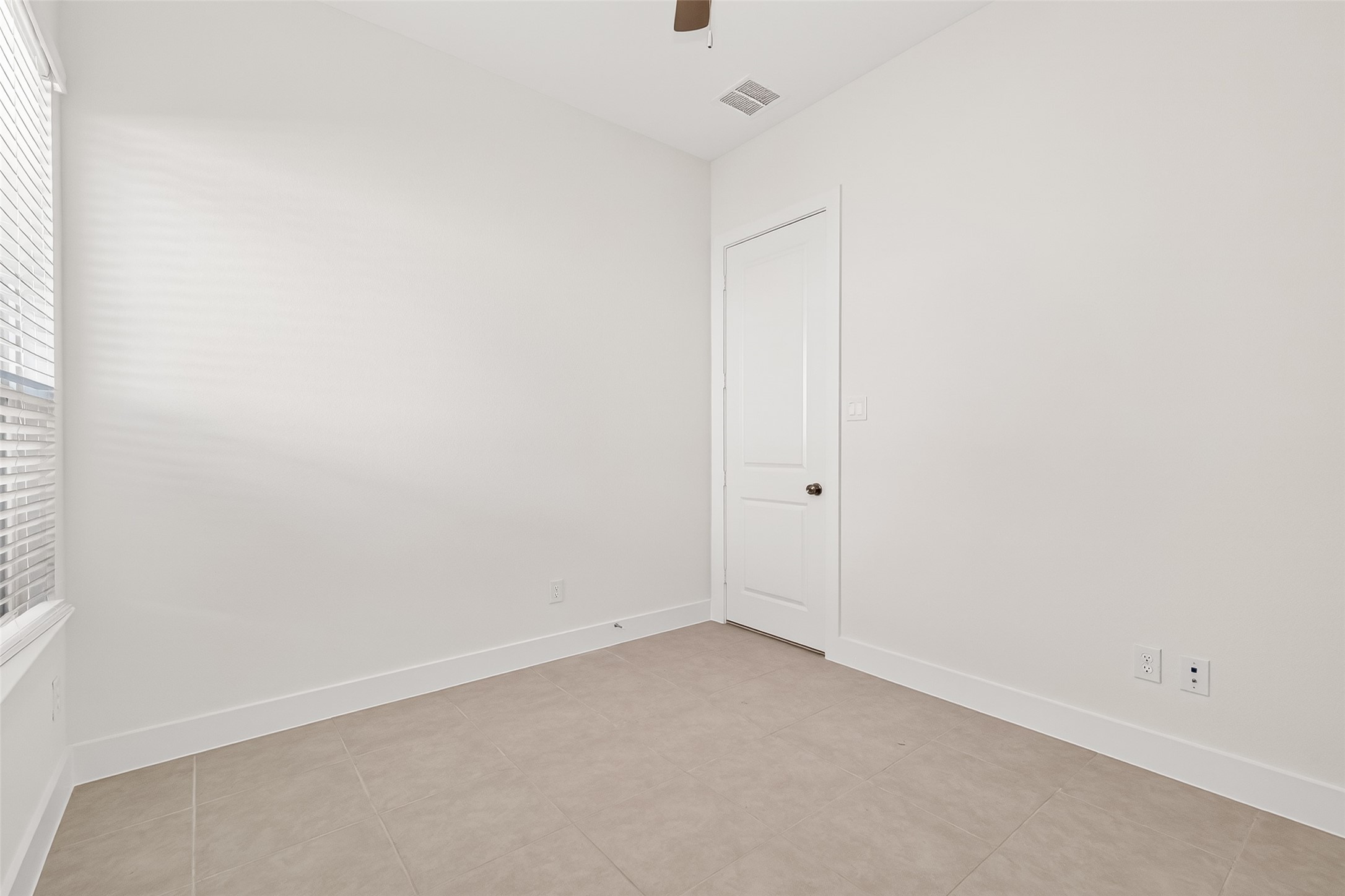 4916 Northern Wds Drive Spring, TX 77386 - Photo 28 of 44 an empty room with a empty space