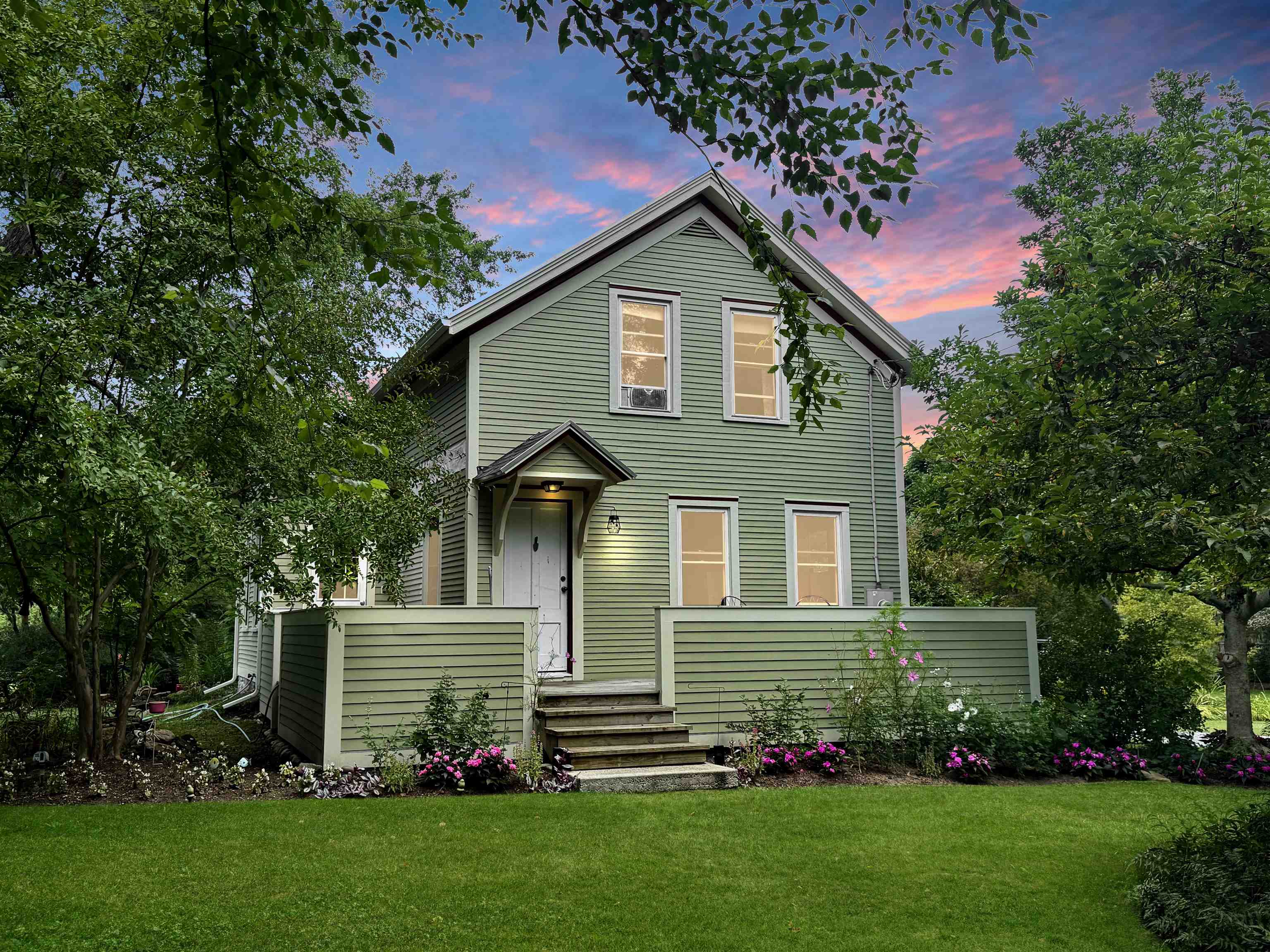 414 Park Street Bennington, VT 05201 - Photo 1 of 42 Gallery Image 1