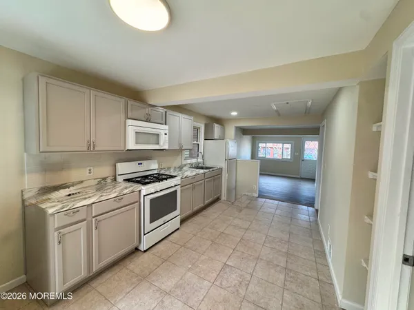 $2,600 | 20 Bray Avenue, Middletown, NJ 07748