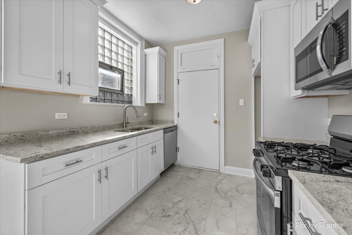 835 East 49th Street, Unit 3 Chicago, IL 60615 - Photo 9 of 17