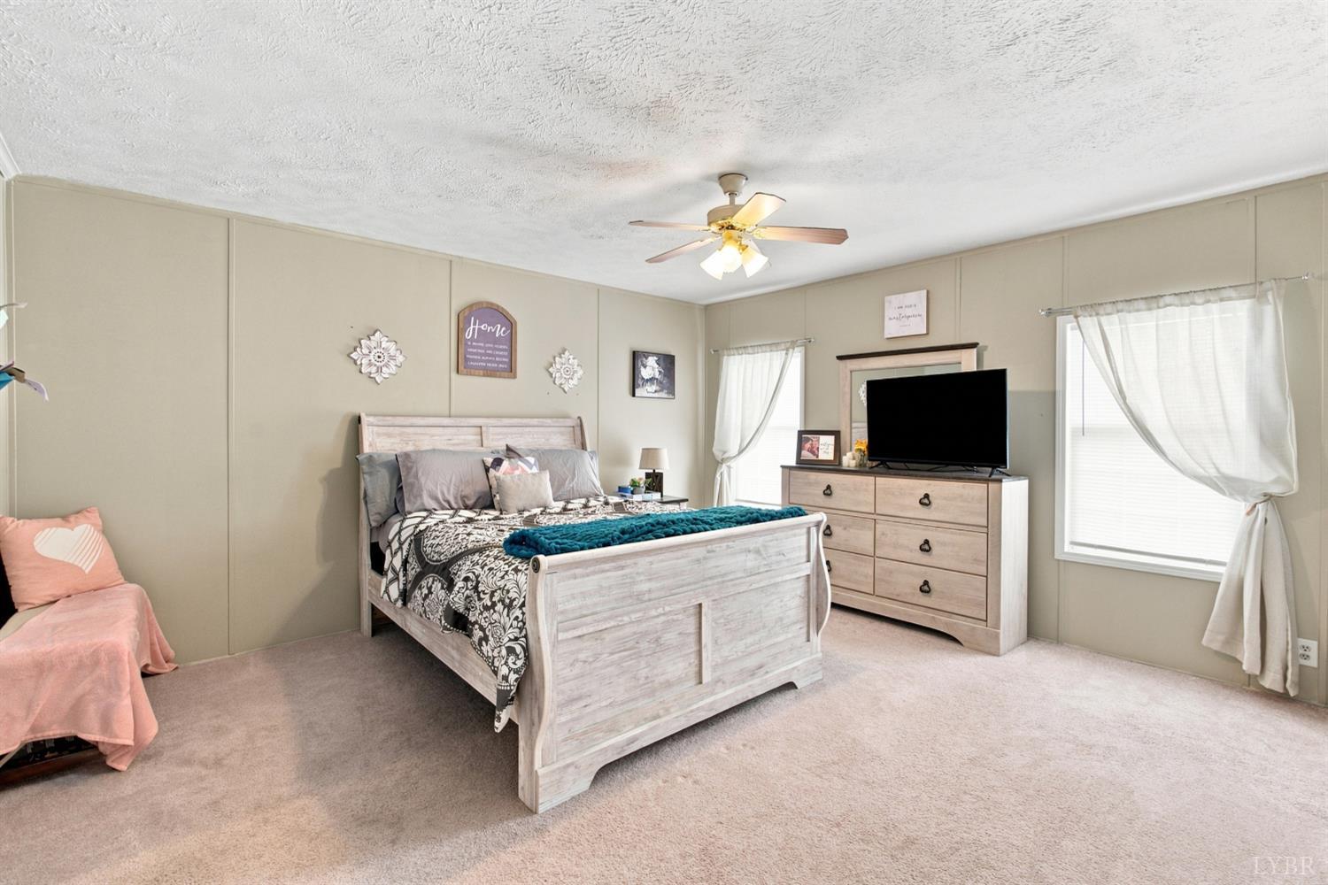 690 Hughes Road Gladys, VA 24554 - Photo 4 of 36