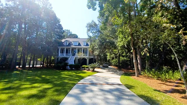 $1,250,000 | 1492 Headquarters Plantation Drive, Johns Island, SC 29455