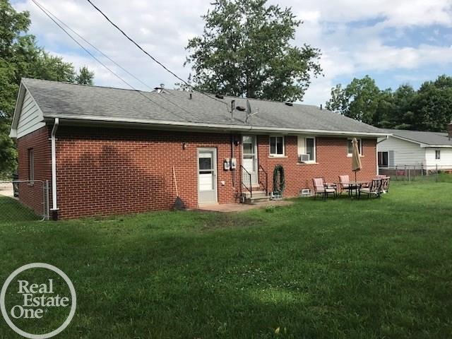 57171 Omo Road Ray, MI 48096 - Photo 4 of 29 31326771-3.JPG