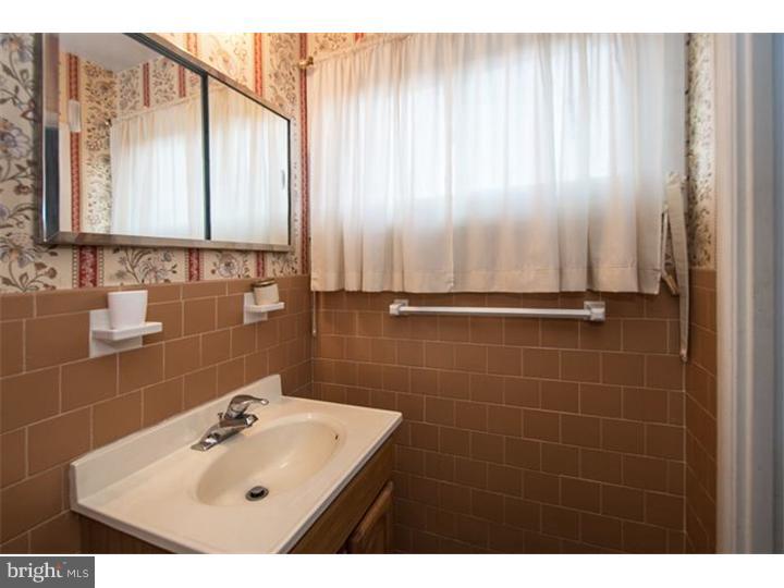 14 Greystone Road Ambler, PA 19002 - Photo 13 of 21 Bedroom - Main