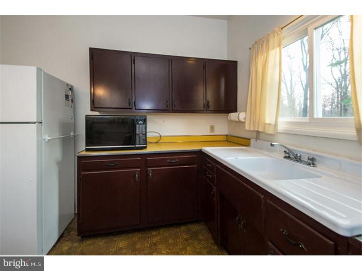 14 Greystone Road Ambler, PA 19002 - Photo 10 of 21 Kitchen