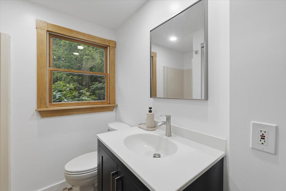 16 Lakeview Way Auburn, NH 03032 - Photo 15 of 45
