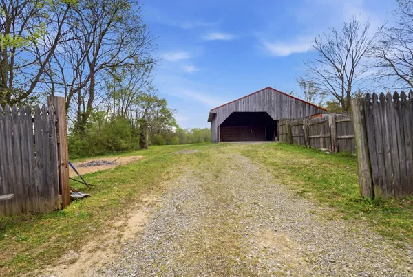 $399,000 | 5977 Old Highway 431, Springfield, TN 37172