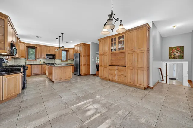 $1,949,000 | 15 Dr Frank Road, Spring Valley, NY 10977