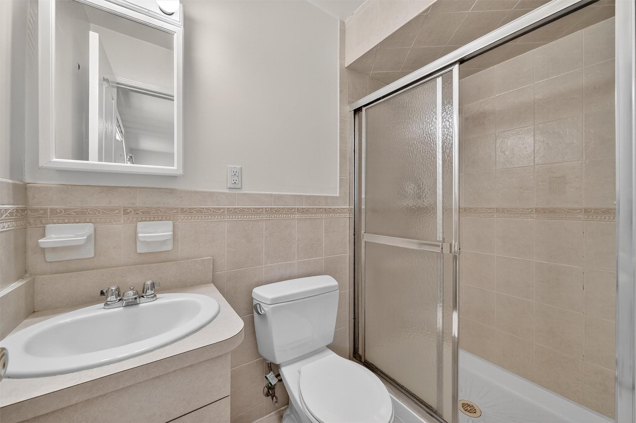 15 Dr Frank Road Spring Valley, NY 10977 - Photo 25 of 50 Ensuite full bathroom