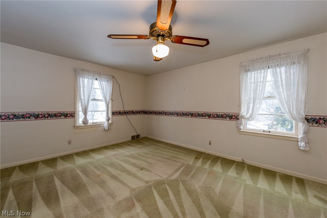2267 Edgerton Road Cleveland, OH 44118 - Photo 19 of 33