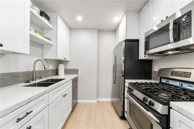 $459,900 | 6600 Warner Avenue, Unit 10, Huntington Beach, CA 92647