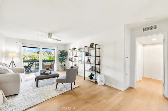 $459,900 | 6600 Warner Avenue, Unit 10, Huntington Beach, CA 92647