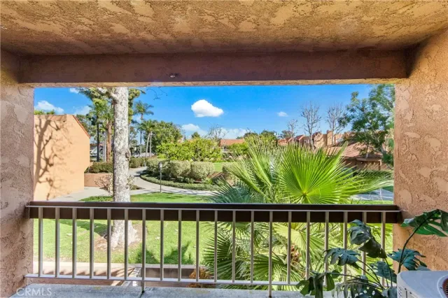 $459,900 | 6600 Warner Avenue, Unit 10, Huntington Beach, CA 92647
