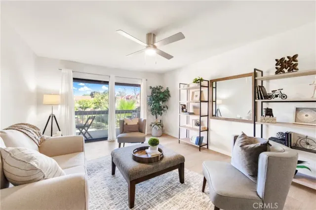 $459,900 | 6600 Warner Avenue, Unit 10, Huntington Beach, CA 92647