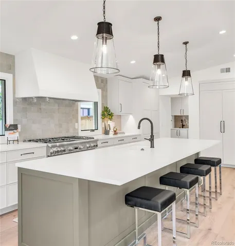 $9,500 | 4930 East Ellsworth Avenue, Denver, CO 80246