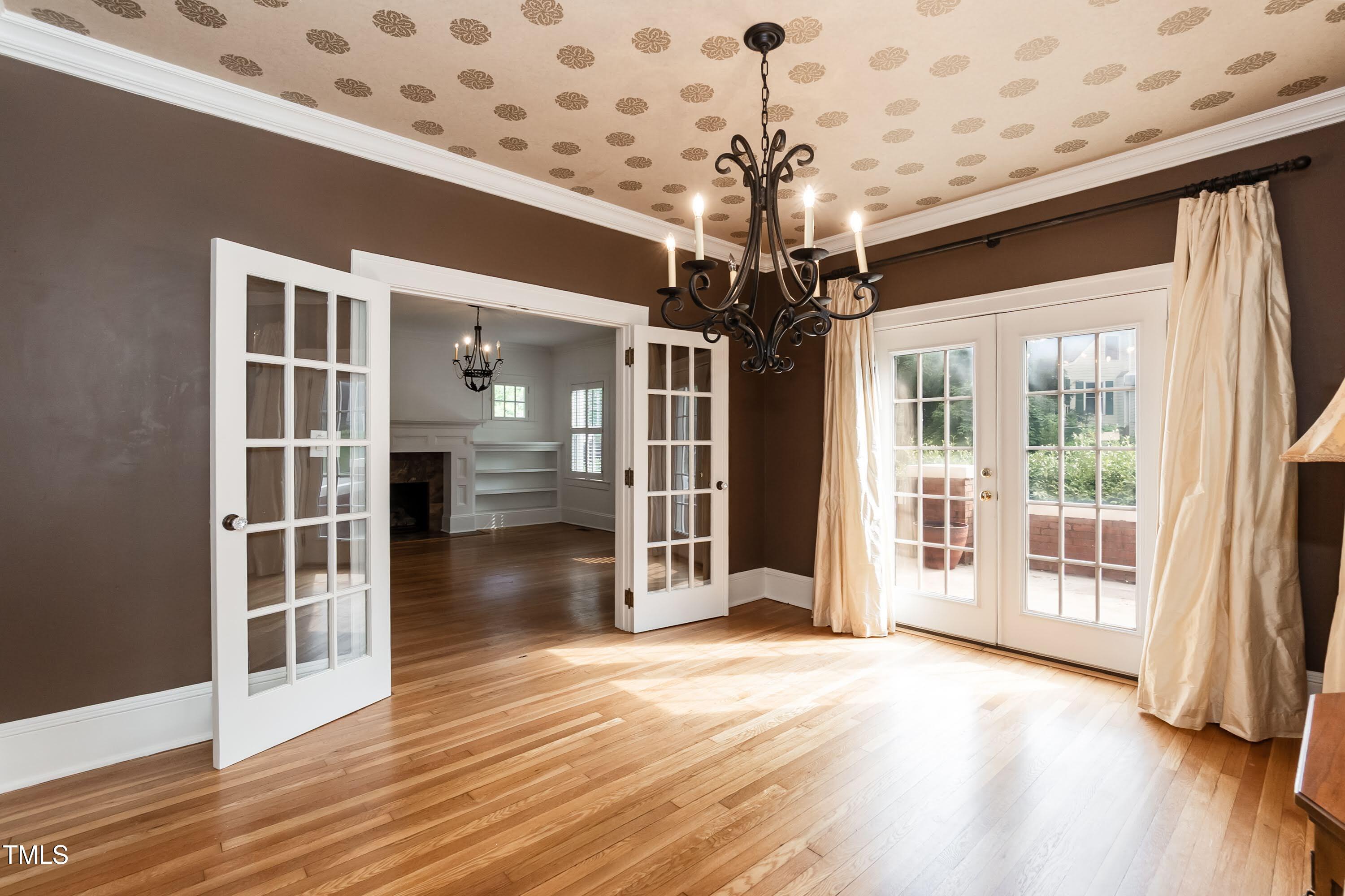 2236 The Circle Raleigh, NC 27608 - Photo 20 of 61 Dining 02