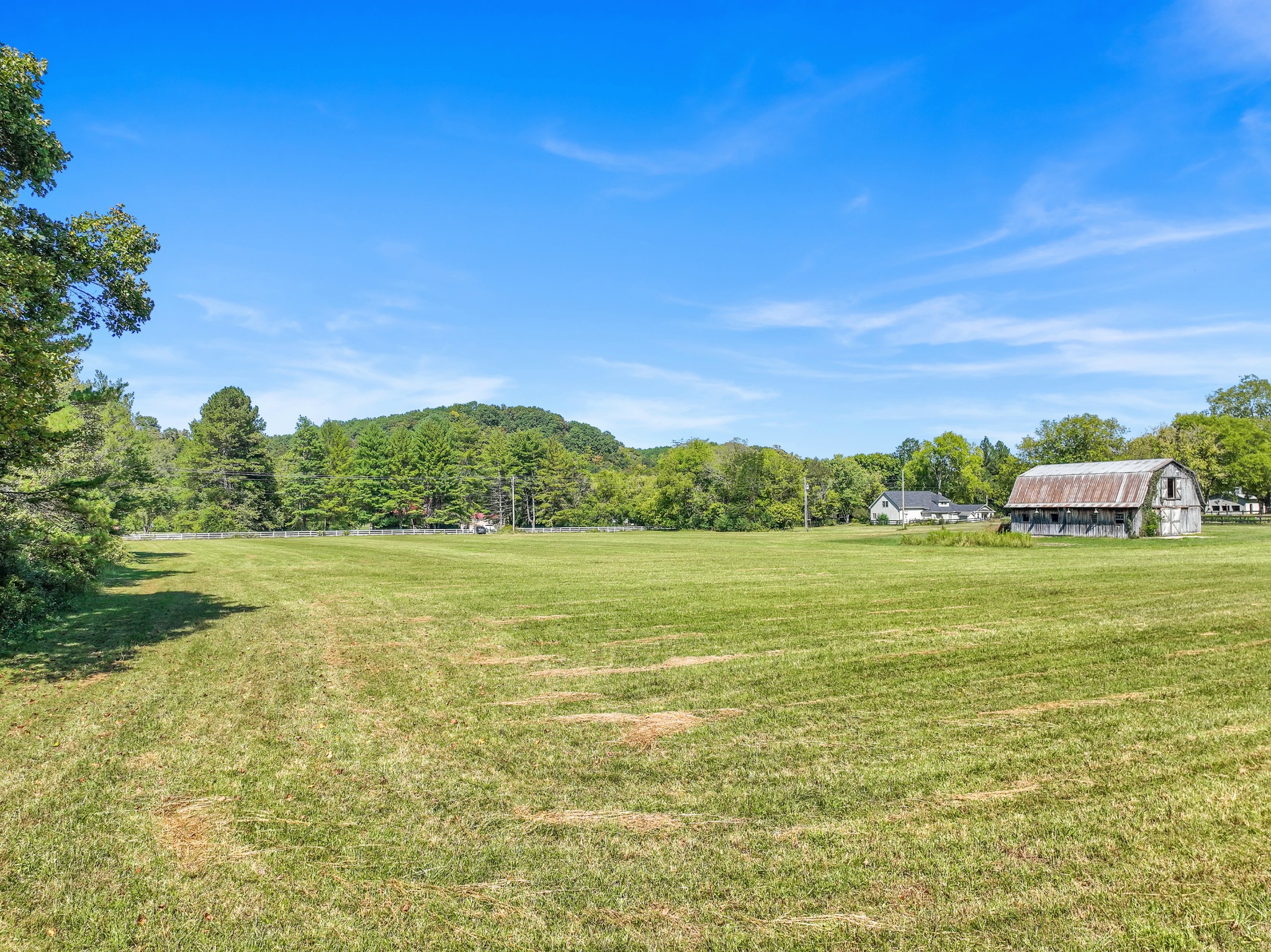 5110 Old Harding Road Franklin, TN 37064 - Photo 4 of 21 a view of an ocean from a yard