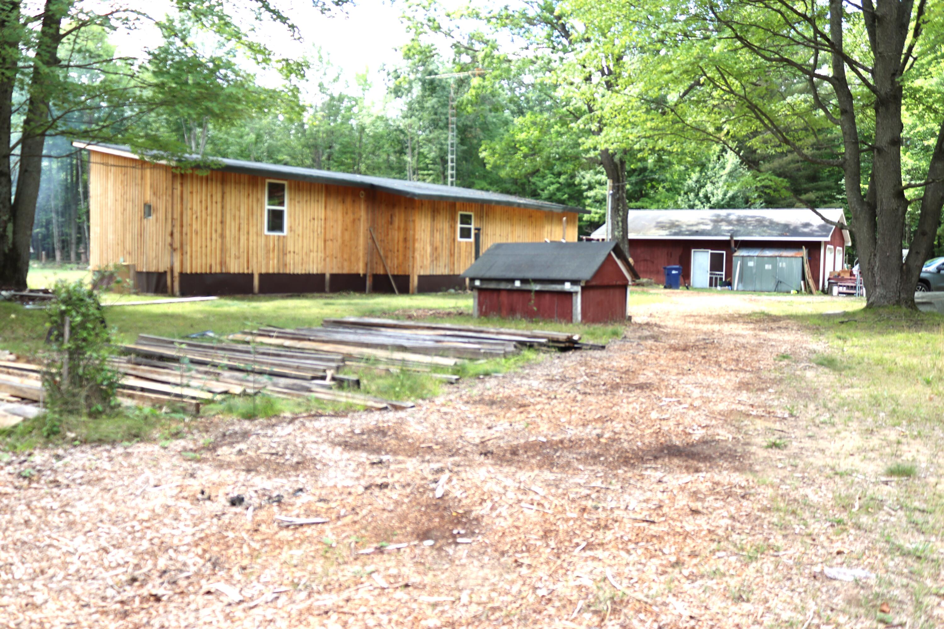 10757 Cedar Road Lake, MI 48632 - Photo 3 of 58 IMG_5477