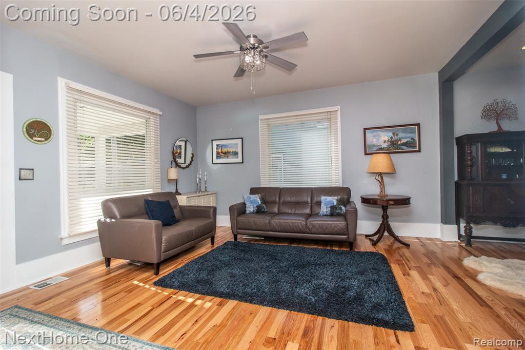 315 Jewett Street Howell, MI 48843 - Photo 5 of 24