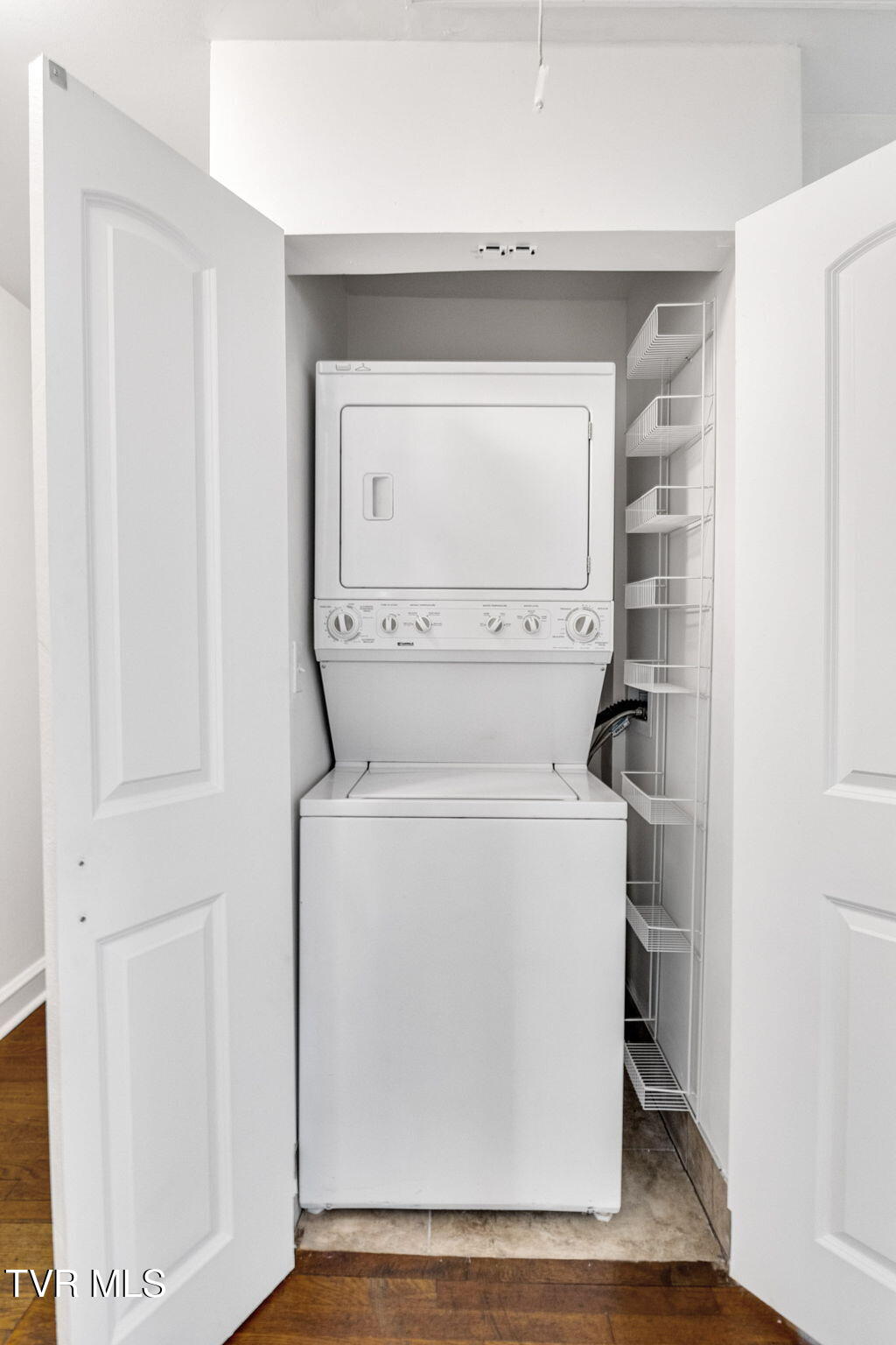 1801 Fairoaks Road, Unit 1 Kingsport, TN 37664 - Photo 11 of 32 15-web-or-mls-IMG_4476