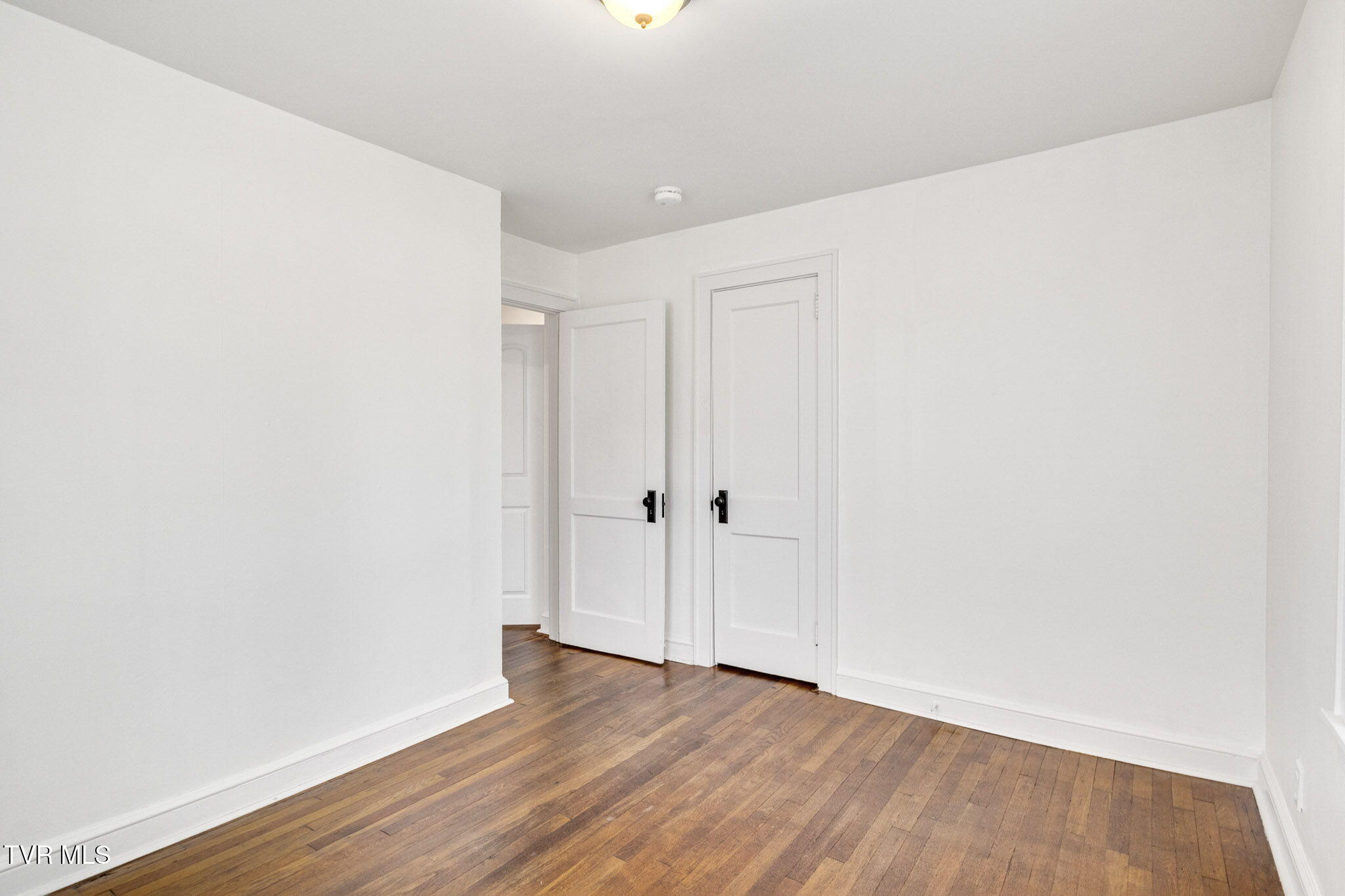 1801 Fairoaks Road, Unit 1 Kingsport, TN 37664 - Photo 15 of 32 19-web-or-mls-IMG_4488