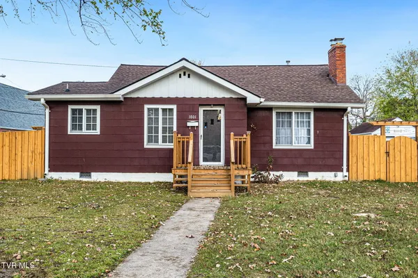 $1,900 | 1801 Fairoaks Road, Unit 1, Kingsport, TN 37664