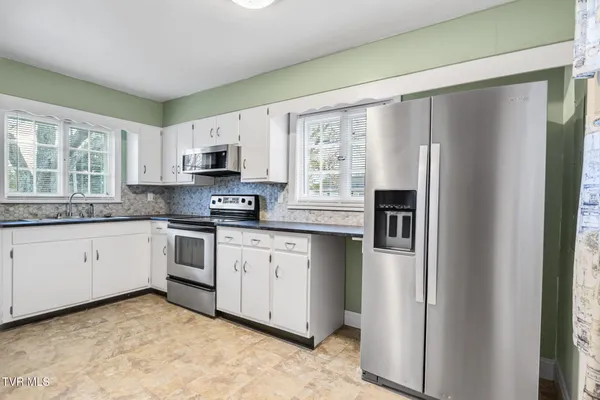 $1,900 | 1801 Fairoaks Road, Unit 1, Kingsport, TN 37664