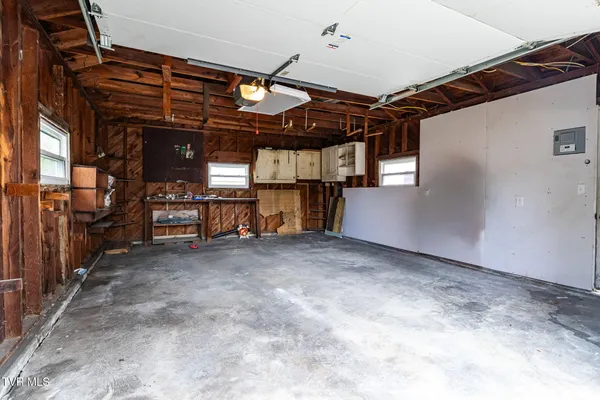 $1,900 | 1801 Fairoaks Road, Unit 1, Kingsport, TN 37664