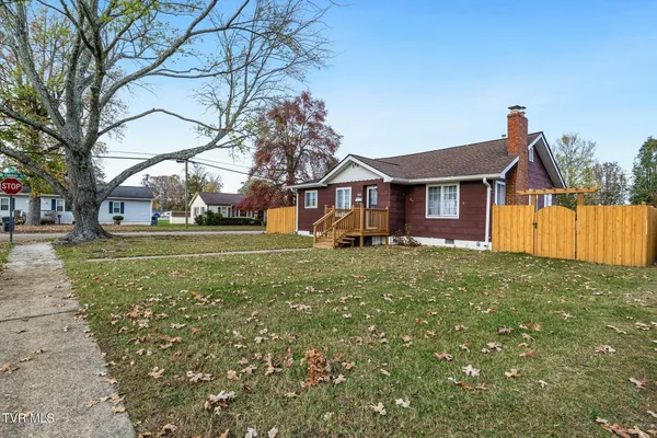 $1,900 | 1801 Fairoaks Road, Unit 1, Kingsport, TN 37664