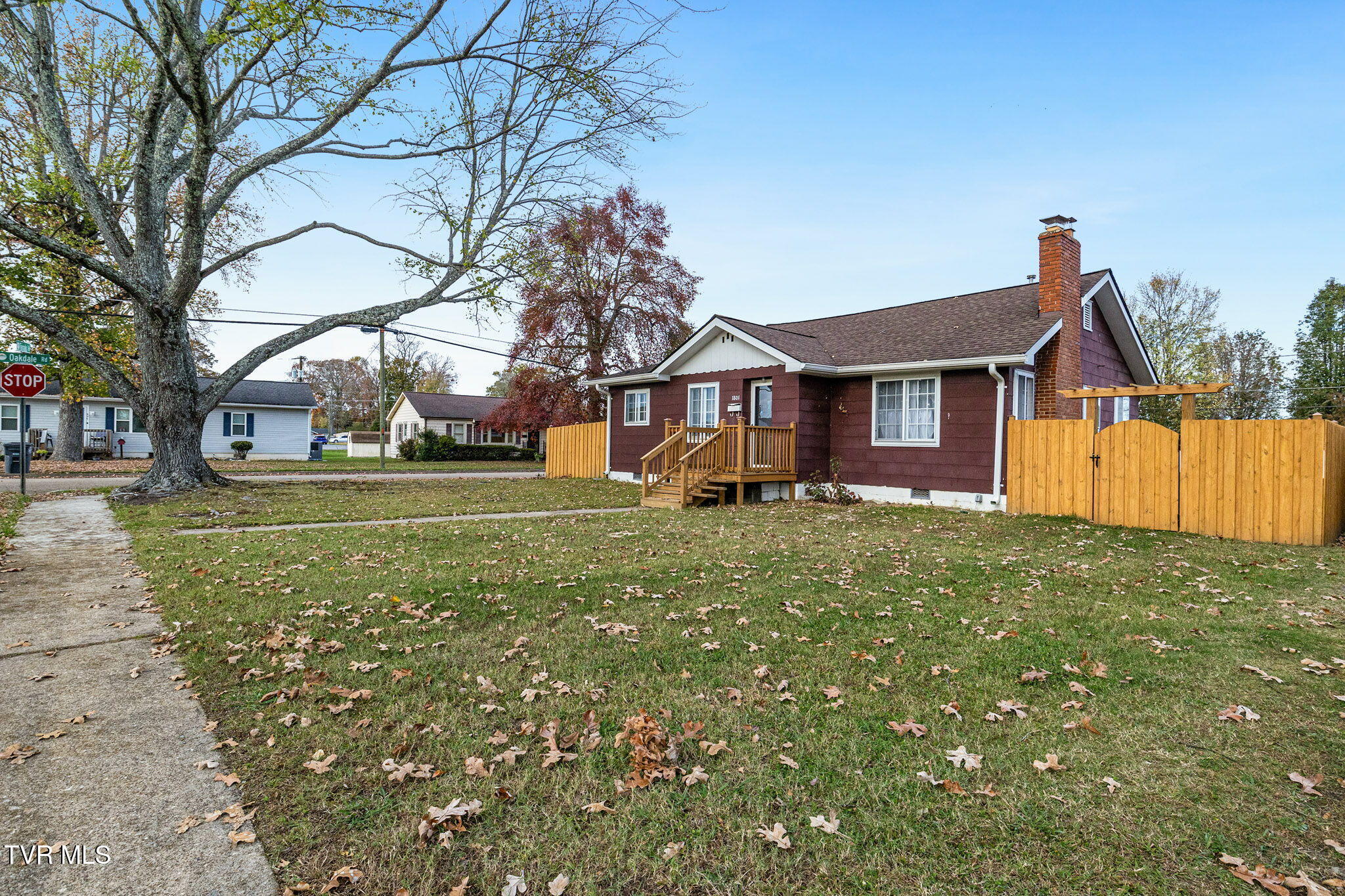 1801 Fairoaks Road, Unit 1 Kingsport, TN 37664 - Photo 29 of 32 3-web-or-mls-IMG_4442