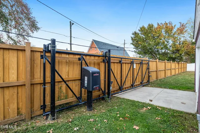 $1,900 | 1801 Fairoaks Road, Unit 1, Kingsport, TN 37664