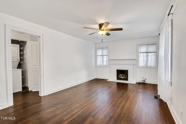 $1,900 | 1801 Fairoaks Road, Unit 1, Kingsport, TN 37664