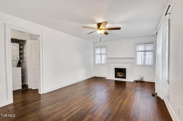 $1,900 | 1801 Fairoaks Road, Unit 1, Kingsport, TN 37664