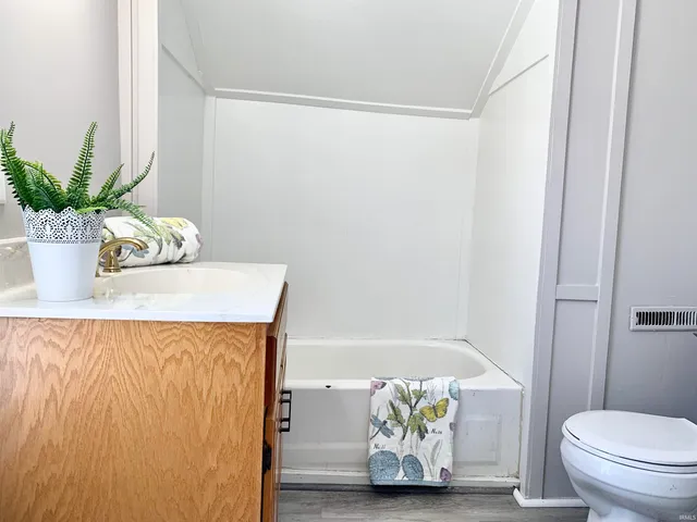 $139,900 | 1030 Middlebury Street, Elkhart, IN 46516