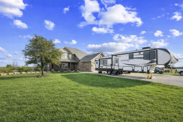 $749,999 | 10550 Jackson Road, Krum, TX 76249