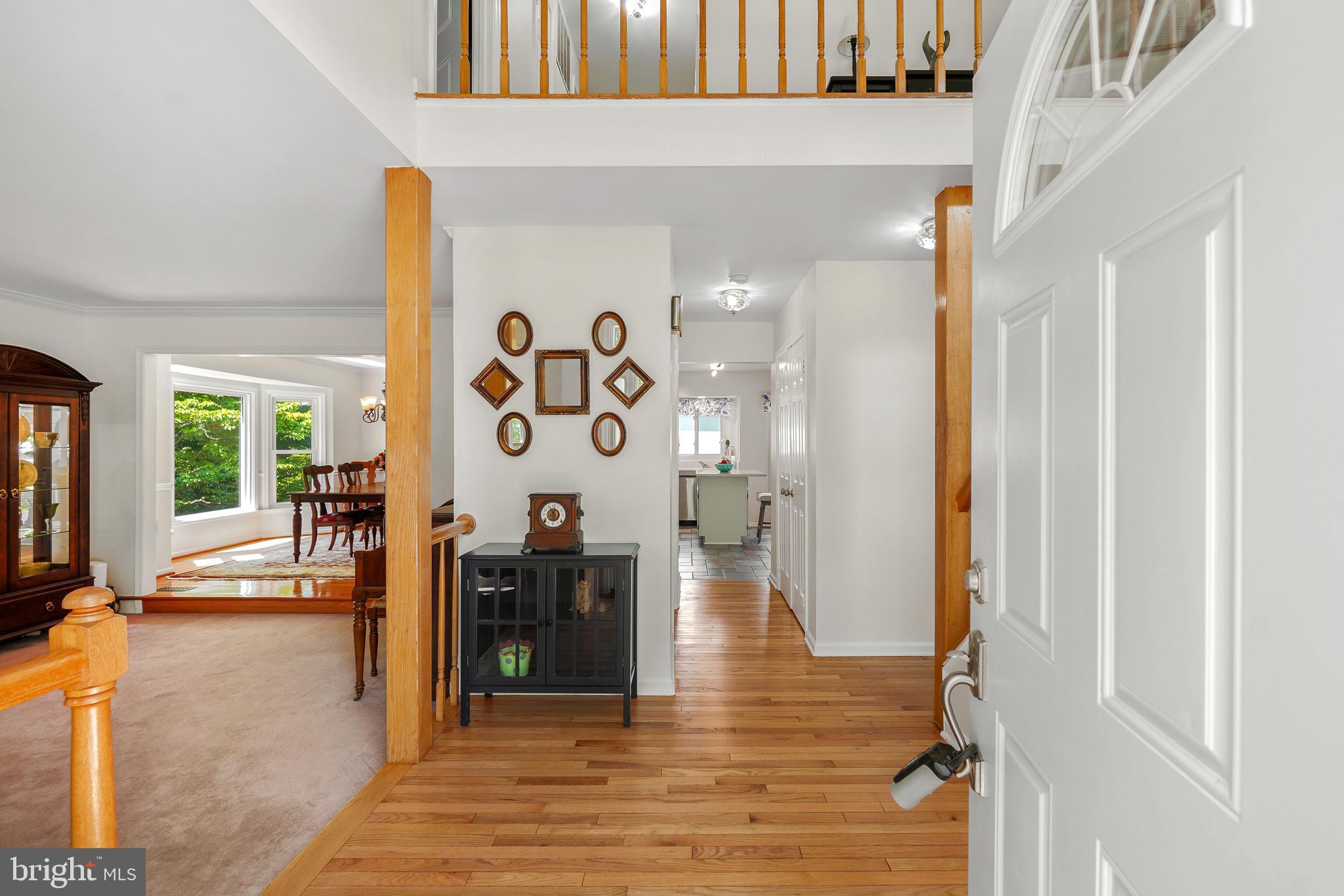 130 Englefield Drive Gaithersburg, MD 20878 - Photo 3 of 33 a view of a living room